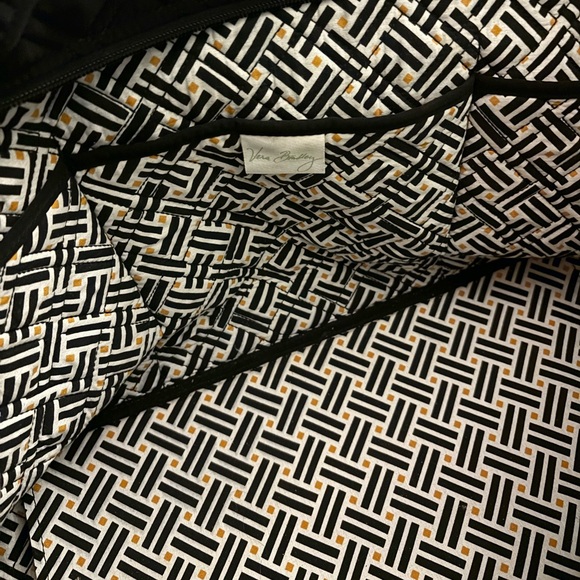 Vera Bradley Weekender - Picture 7 of 8